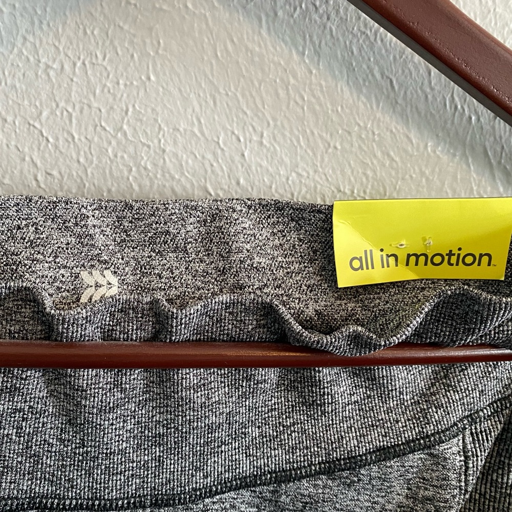 All In Motion Legging - Picture 2 of 4